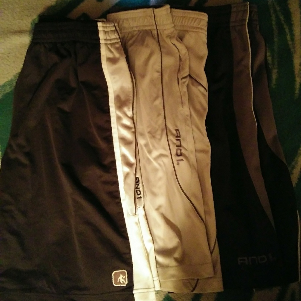 3 pairs of men's basketball shorts(L&XL)